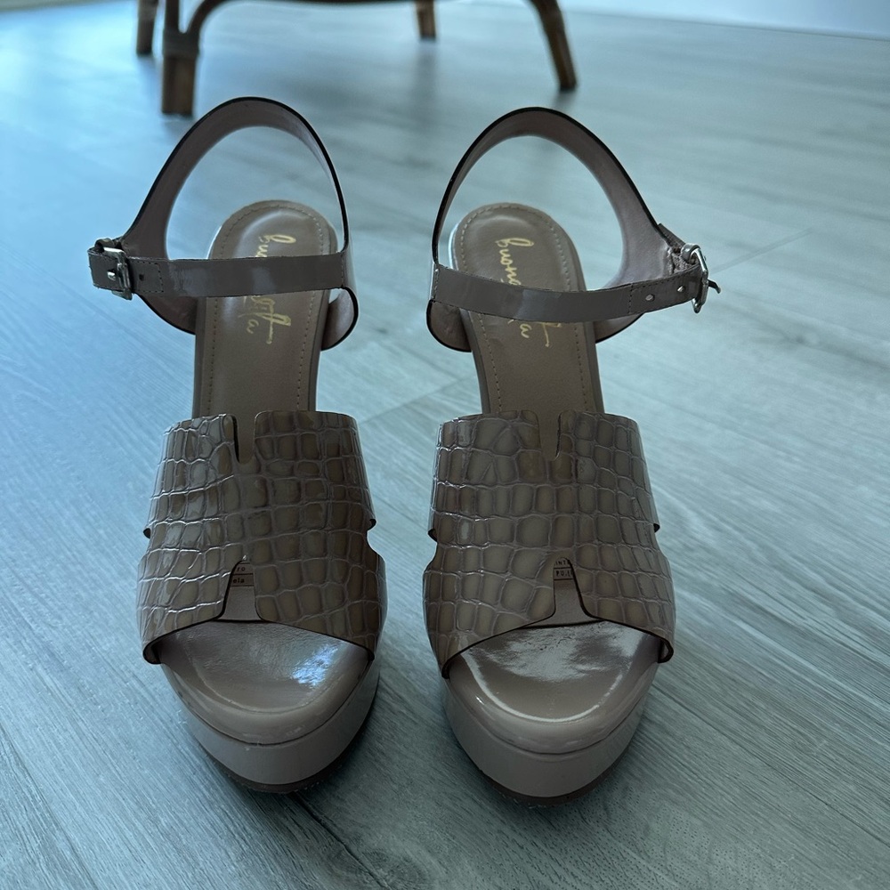 Italian Leather Heels !!